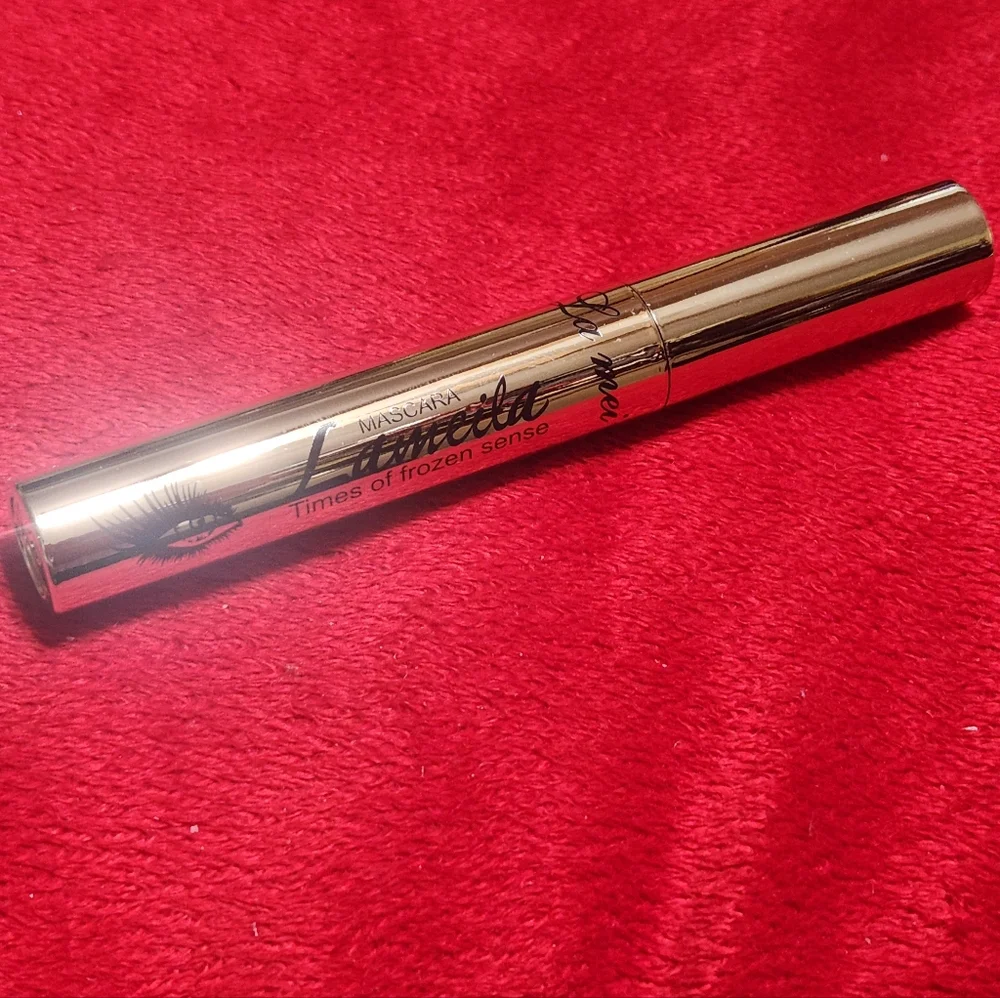 BNWT Miss Rose Lameila Mascara